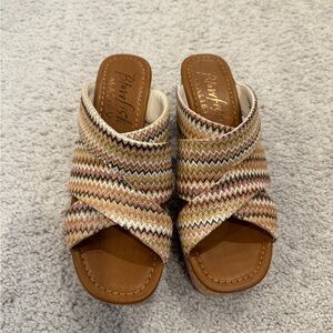 Blowfish Women's Woven Tan and Cream Mules